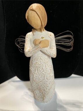 70% off… Willow Tree “Angel of Remembrance”Cream and Tan Angel Figurine
